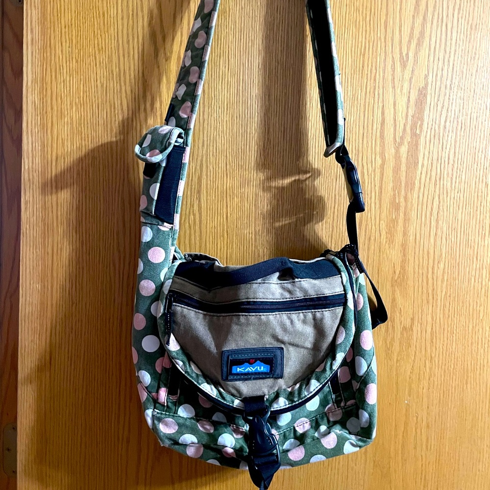 Kavu crossbody polka dot purse. Barely used.